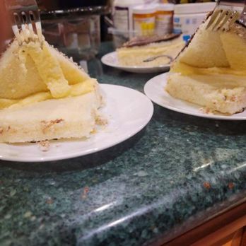 Safeway - Boston Cream pie (cake) - Grocery Near Me - San Ramon, California