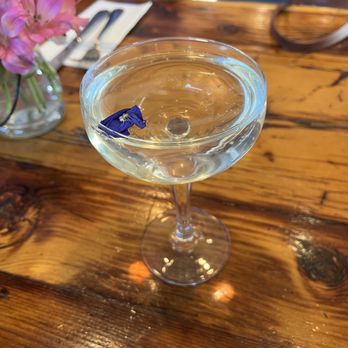 Ubuntu Cafe - Lavender mimosa - Cafes Near Me - Long Beach, California