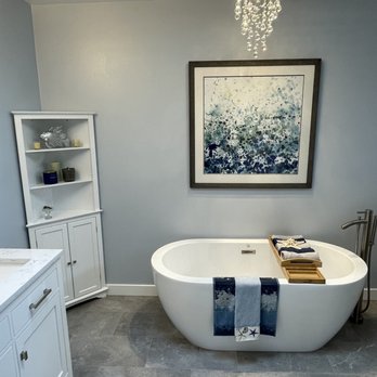 Pacific View Builders - a bathtub in a bathroom - General Contractors Near Me