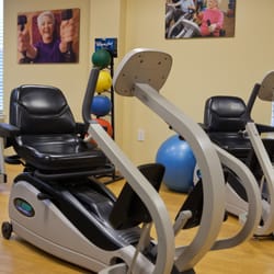 Belmont Village Senior Living - West University - Center for Life Enhancement on-site fitness center. Professionally managed; wellness programs and therapy services available.