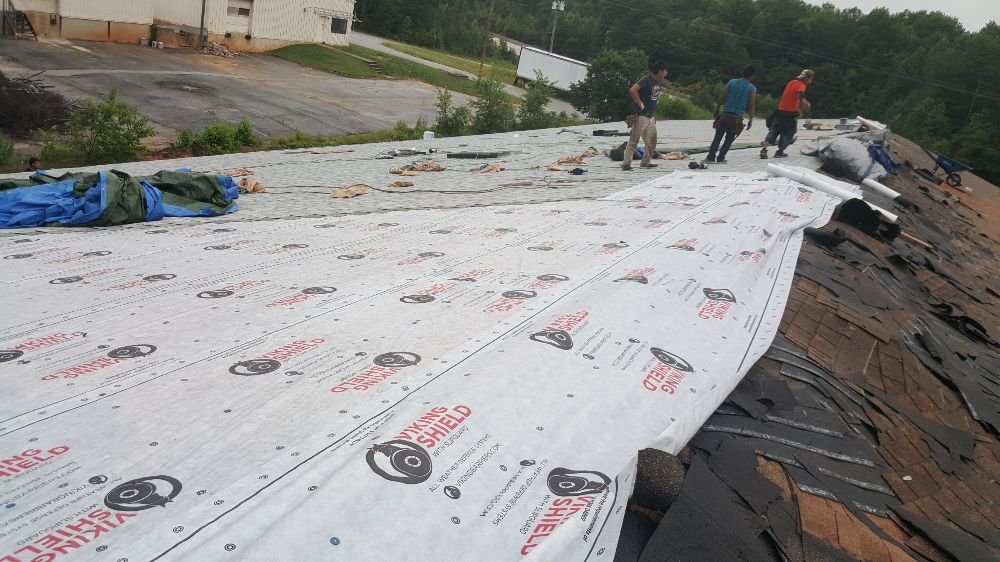 Slide of Jisel Perez Roofing