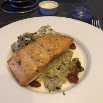 360 Restaurant - Canadian (New) Near Me - Toronto, Ontario