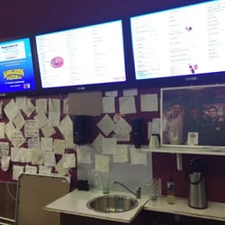 Kafe & Pizzeria Sannegården - Messages from customers on the wall