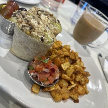 Daily Dose Rio Salado - Egg white breakfast wrap with mushroom, Swiss and avocado. - Breakfast & Brunch Near Me - Tempe, Arizona Daily Dose Rio Salado - Egg white breakfast wrap with mushroom, Swiss and avocado. - Breakfast & Brunch Near Me - Tempe, Arizona