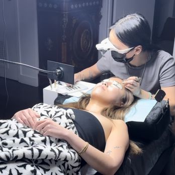 Lash Mi Up - house call behind the scenes - Eyelash Service Near Me