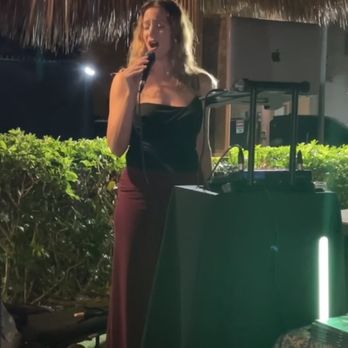 Caribbean Resort Tiki Bar - Talented and gifted singer performing La Vie 'em rose - Tiki Bars Near Me - Hollywood, Florida Caribbean Resort Tiki Bar - Talented and gifted singer performing La Vie 'em rose - Tiki Bars Near Me - Hollywood, Florida