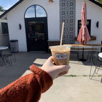 Deseo Coffee Shack - Iced caramel vanilla latte - Coffee & Tea Near Me - Phoenix, Arizona