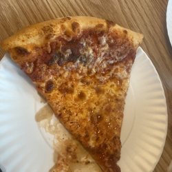 Hubie's Restaurant & Pizzeria - Pizza