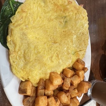 Eggs 'n Things - Bacon & Cheese Omelet - American Near Me - Kapolei, Hawaii