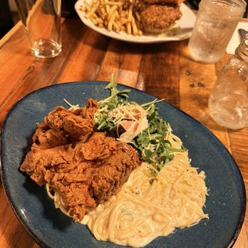 Marinade On Main - Marinades Alfredo Pasta with Herb Fried Chicken - American Near Me - Ramona, California