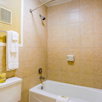 Quality Inn - Hotels Near Me - Hurricane Mills, Tennessee