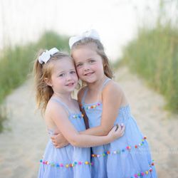 Kimberlin Gray Photography - Sisters at the beach