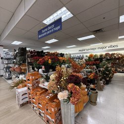 Marshalls - Organized seasonal decor