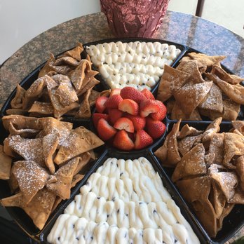 Grosso's La Strada - Cannoli Dip Platter - Italian Near Me - Midland Park, New Jersey Grosso's La Strada - Cannoli Dip Platter - Italian Near Me - Midland Park, New Jersey