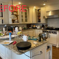 Cida's Services - Kitchen before cleaning
