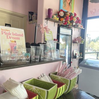 Raw Blendz - Indoor ordering counter w/ easy to grab utensils & size reference for all menu items! - Juice Bars & Smoothies Near Me - Salem, Oregon