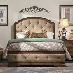 Raymour & Flanigan Furniture and Mattress Clearance Center