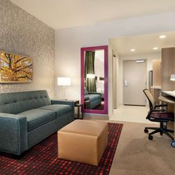 Home2 Suites by Hilton Martinsburg - Guest room