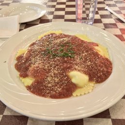 CHEESE RAVIOLI WITH MARINARA CHEESE RAVIOLI WITH MARINARA