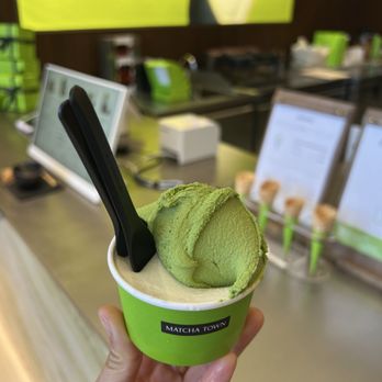 Matcha Town - Gelato w/ No. 3 Matcha + White Champaca - Gelato Near Me - Cupertino, California