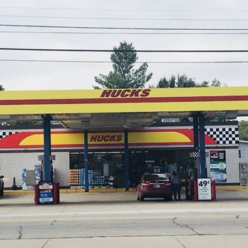 Hucks - a gas station with cars parked in front of it - Convenience Stores Near Me - Brownstown, Indiana Hucks - a gas station with cars parked in front of it - Convenience Stores Near Me - Brownstown, Indiana