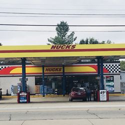 Hucks