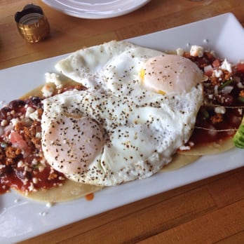 Block - Table & Tap - Amazing huevos rancheros! - Gastropubs Near Me - El Paso, Texas Block - Table & Tap - Amazing huevos rancheros! - Gastropubs Near Me - El Paso, Texas