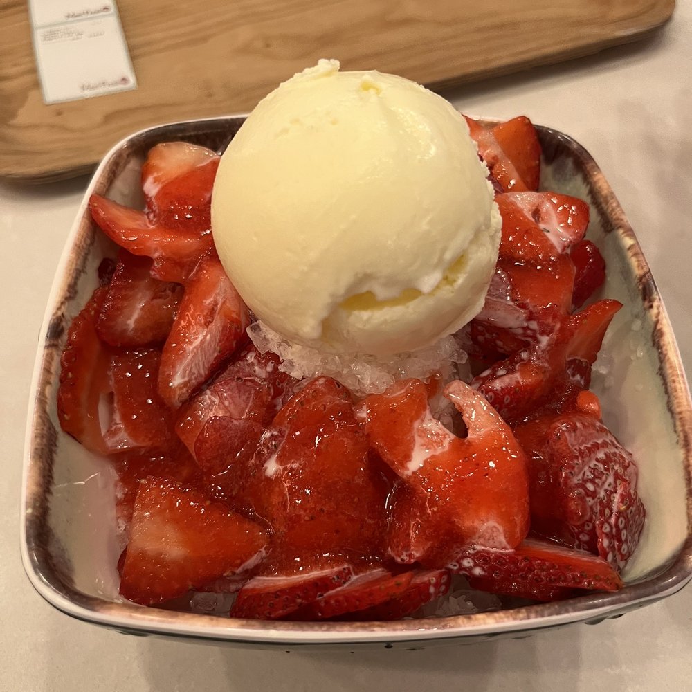 Meet Fresh - Strawberry shaved ice - Bubble Tea Near Me - Flushing, New York Meet Fresh - Strawberry shaved ice - Bubble Tea Near Me - Flushing, New York