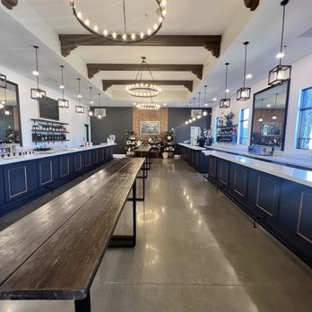 Altisima Winery - Tasting room - Wineries Near Me - Temecula, California