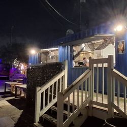 Lincoln's Beard Brewing - Wow a stage back here behind the food spot