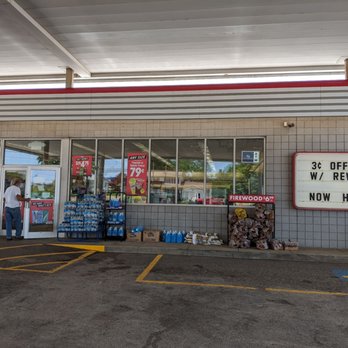 Speedway - the front of a gas station - Gas Stations Near Me - Hartville, Ohio