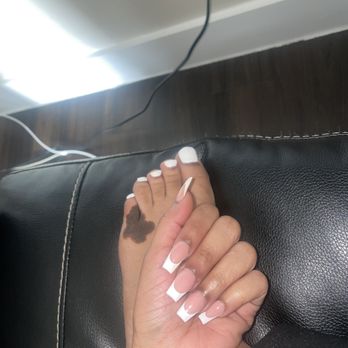 Lux Nail Boutique - Nail Salons Near Me - Chicago, Illinois Lux Nail Boutique - Nail Salons Near Me - Chicago, Illinois