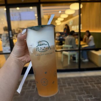 Jam Jam Tea Lab - Jasmine tea with cheese foam - Bubble Tea Near Me - Irvine, California