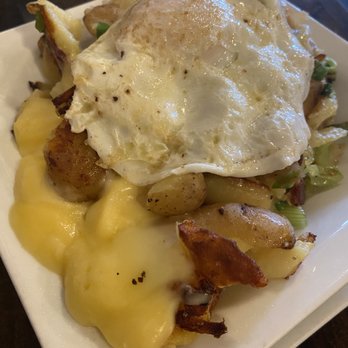 Skillet - Cheesy potatoes added an egg - New American Near Me - Columbus, Ohio