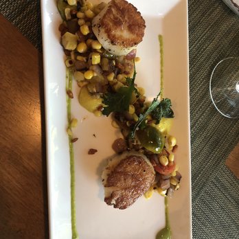 Elliott's On Linden - Scallops and succotash - New American Near Me - Pinehurst, North Carolina