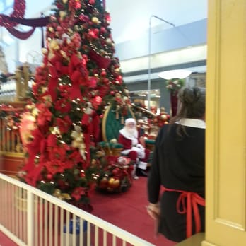 Oakridge Park - Shopping Centers Near Me - Vancouver, British Columbia