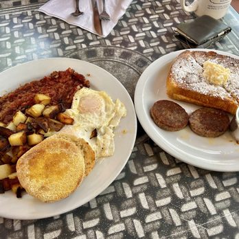 Creekside Garden Cafe - corned beef hash, apricot french toast - Breakfast & Brunch Near Me - Cambria, California Creekside Garden Cafe - corned beef hash, apricot french toast - Breakfast & Brunch Near Me - Cambria, California