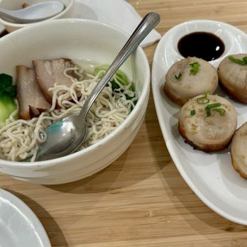 Shanghai time - don po pork noodle soup and house special pan fried pork soup dumplings - Shanghainese Near Me - New York, New York