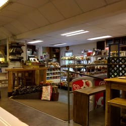 Glendalough Green Cafe Deli - Quick picture I snapped from inside the store.