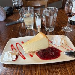 Sauce on Copper - Cheesecake - nice presentation!