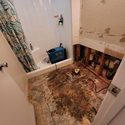 RescueDry San Diego - Flood in upstairs bathroom that affected the laundry room below.