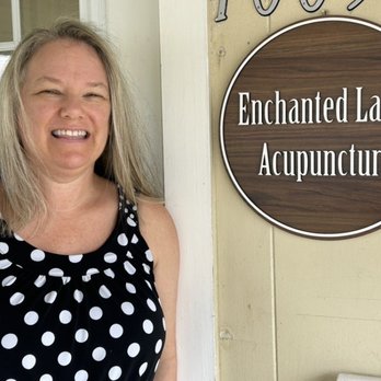 5 Element Acupuncture - Front door of Enchanted Lakes Acupuncture - Acupuncture Near Me - Kailua, Hawaii