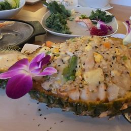 Pineapple fried rice. Yunmm