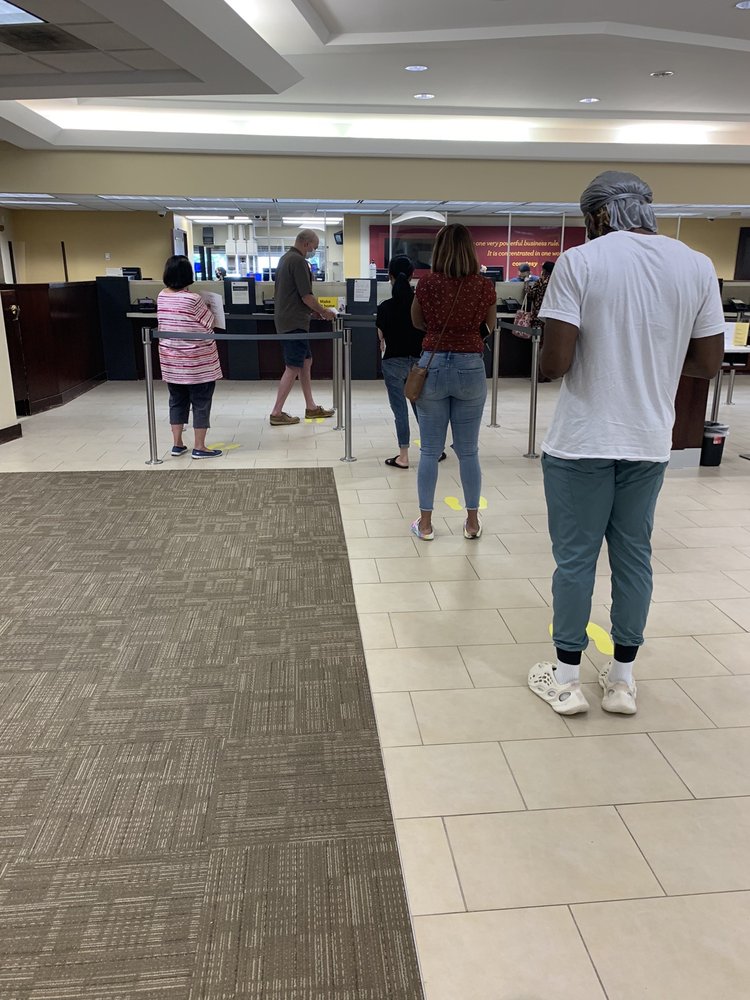 WELLS FARGO BANK 20 Reviews 3351 Riverwood Pkwy SE, Atlanta