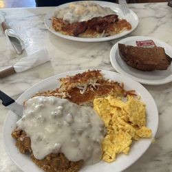 Brownie's Diner - Chicken Fried Steak breakfast
