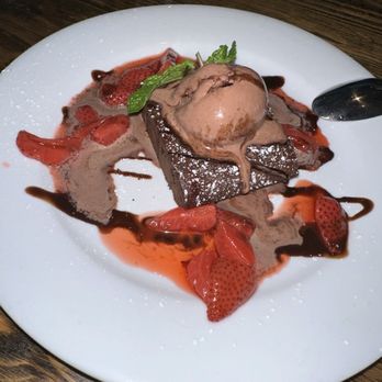 Sam's Chowder House - warm brownie - Seafood Near Me - Half Moon Bay, California Sam's Chowder House - warm brownie - Seafood Near Me - Half Moon Bay, California