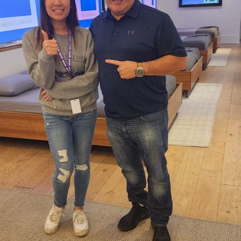 Purple - Valley Fair Mall - Happy Customer at Valley Fair with Purple Associate Shella - Mattresses Near Me - Santa Clara, California Purple - Valley Fair Mall - Happy Customer at Valley Fair with Purple Associate Shella - Mattresses Near Me - Santa Clara, California