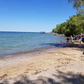 Willow Beach Park - 2019-08-04. Willow Beach Park. Georgina, ON. Bdach beore the rush. Its pebbly but no one seems to mind. - Parks Near Me - Willow Beach, Ontario