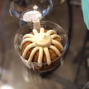 Nothing Bundt Cakes - Lemon bundlet - Bakeries Near Me - Vienna, Virginia Nothing Bundt Cakes - Lemon bundlet - Bakeries Near Me - Vienna, Virginia