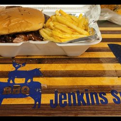Jenkins Smokehouse - Chopped Beef Sandwich Basket